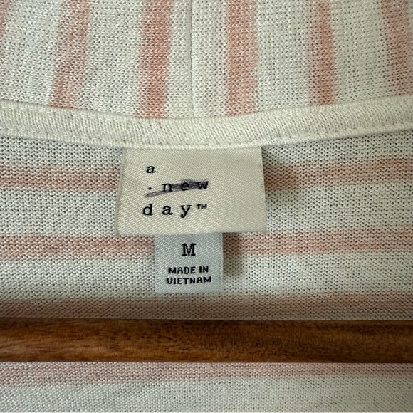 A New Day - White & Pink Cardigan Open Style- Size Medium - Picture 3 of 6